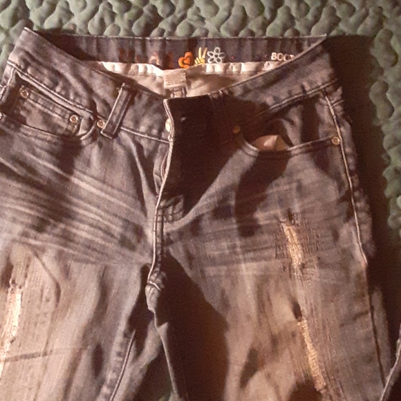 MUDD size 7 - Picture 2 of 3